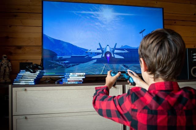 Comment le jeu vidéo stimule la créativité des enfants